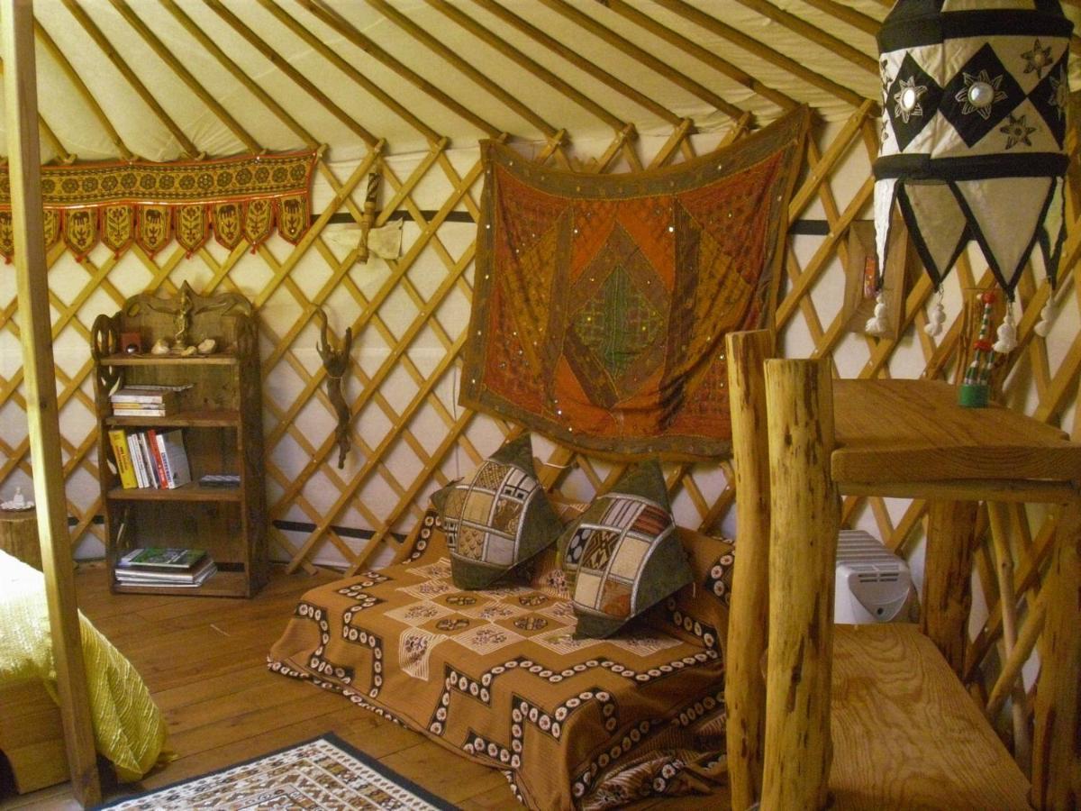 Green Man Yurt Penela Exterior photo